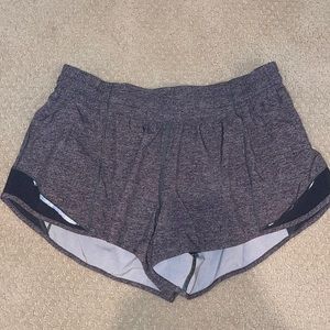 Lululemon Hotty Hot Low Rise Short 2.5”